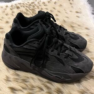 YEEZY Boost 700 V2 Vanta Shoes